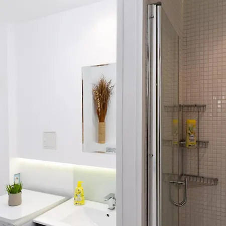 Deluxe Calea Victoriei ,ateneul Roman, Old בוקרשט