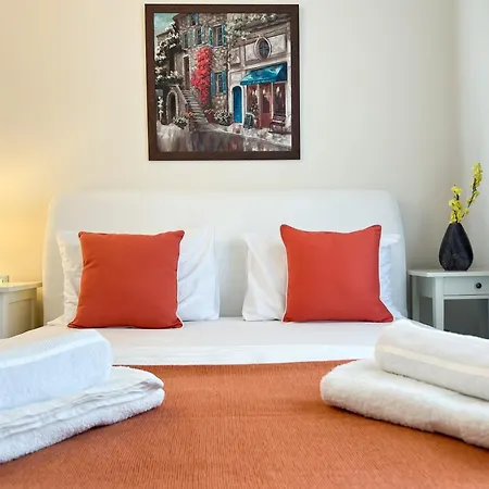 Deluxe Calea Victoriei ,ateneul Roman, Old