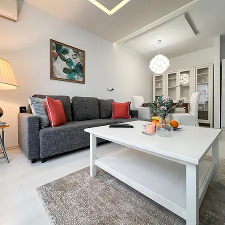 Deluxe Calea Victoriei ,ateneul Roman, Old * בוקרשט