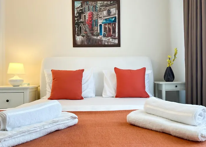 Deluxe Calea Victoriei ,ateneul Roman, Old