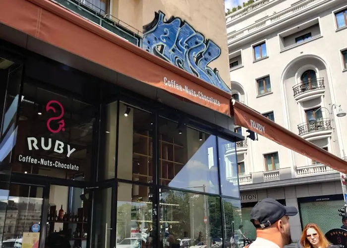 Deluxe Calea Victoriei ,ateneul Roman, Old * Bukurešť