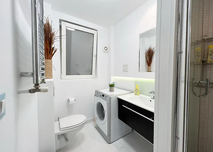 Deluxe Calea Victoriei ,ateneul Roman, Old *